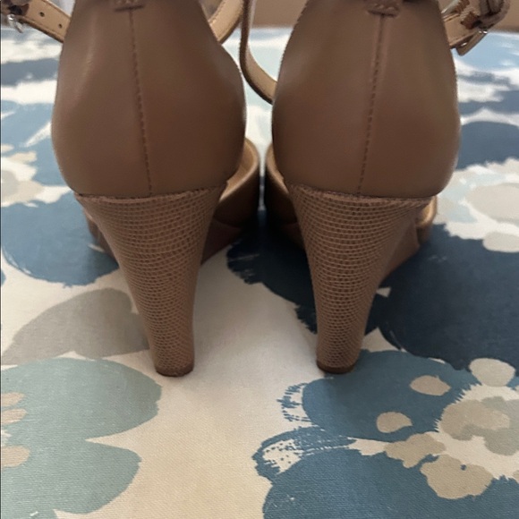 Nine West Dark Tan/Light brown Ankle Strap Wedges Sz 8 - Picture 3 of 7